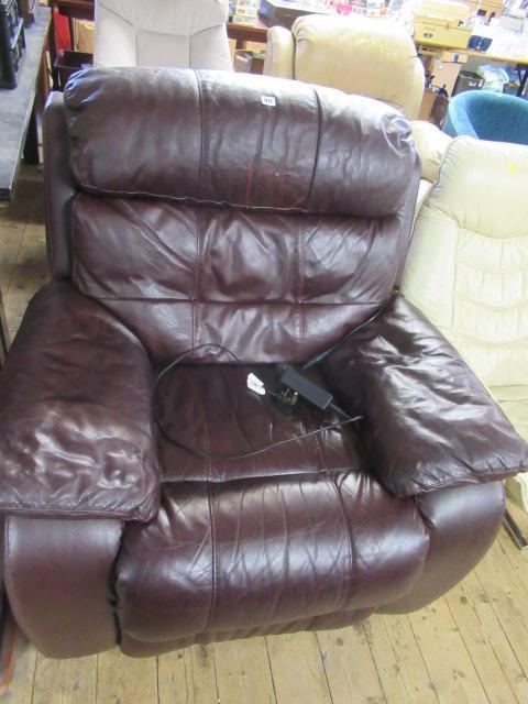 BROWN LEATHER RECLINING ARM CHAIR Image