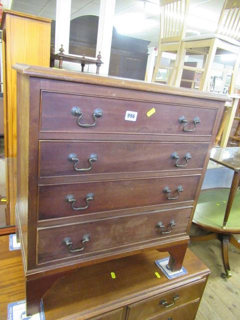 CHEST OF DRAWERS Image