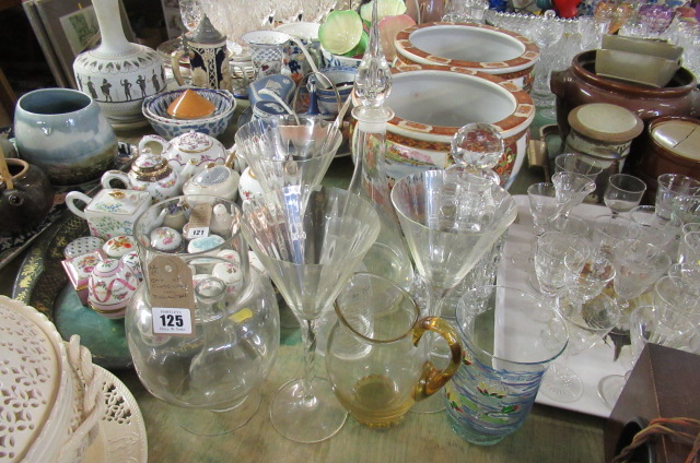 QUANTITY OF GLASS INCLUDING DECANTERS Image