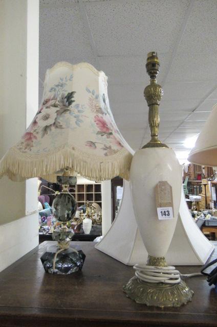 TWO TABLE LAMPS Image