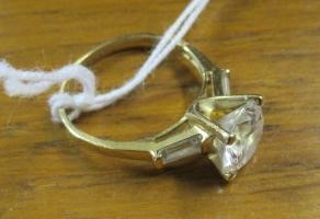 RING WITH FAUX STONE  STAMPED 585 Image