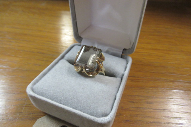 GOLD GEM SET RING Image