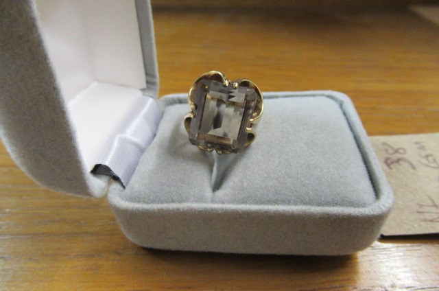 GOLD GEM SET RING Image