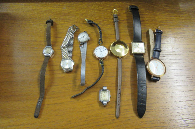 BOX OF LADY'S WATCHES Image