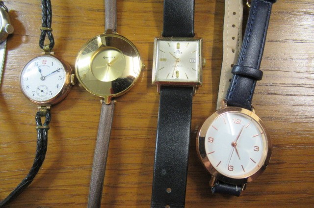 BOX OF LADY'S WATCHES Image