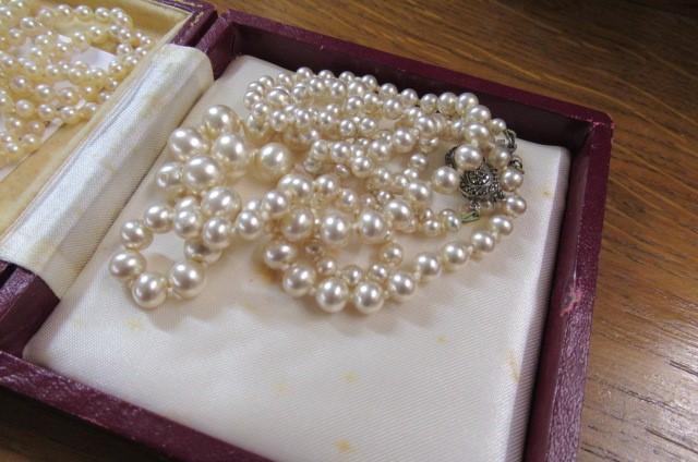 PEARL NECKLACE WITH SILVER CLASP AND ANOTHER Image