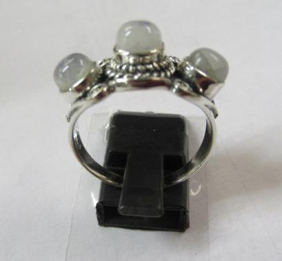 SILVER AND MOONSTONE RING Image