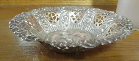 TWO SILVER DISHES 1OZ 19DWT AND A SILVER MOUNTED GLASS VASE  Image