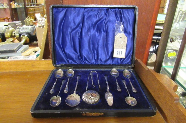 CASED SET OF SILVER TEASPOONS WITH TONGS   Image