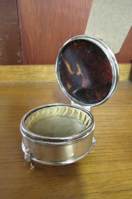 SILVER AND TORTOISESHELL BOX Image