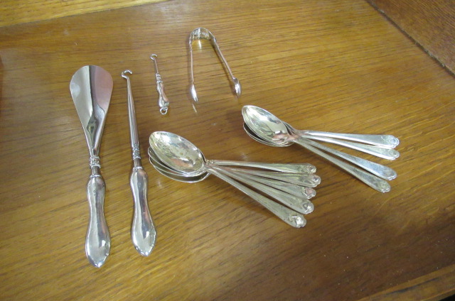 BOX OF SILVER SPOONS ETC Image