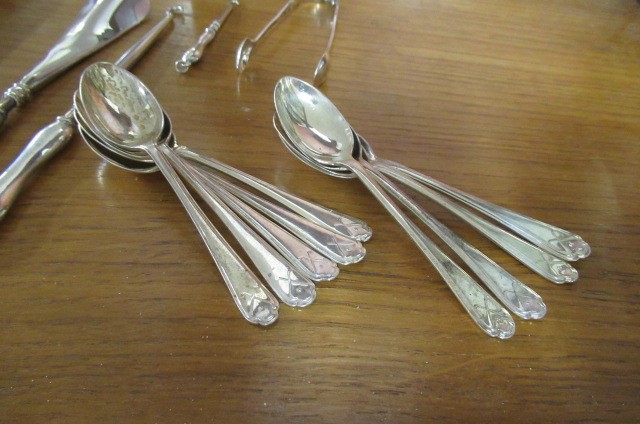 BOX OF SILVER SPOONS ETC Image
