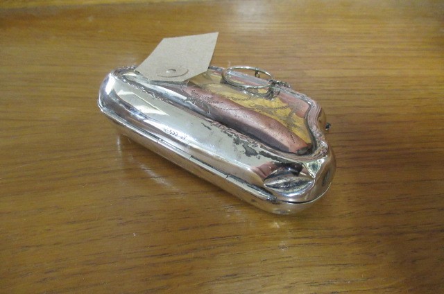 SILVER PURSE Image