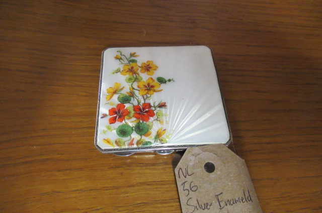 ENAMELLED SILVER COMPACT  CIRCA 1937 Image