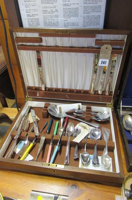 PART CANTEEN OF CUTLERY Image