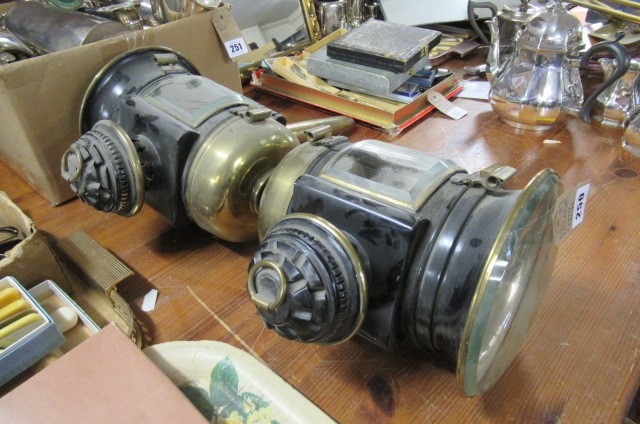 PAIR OF LARGE COACH LAMPS Image