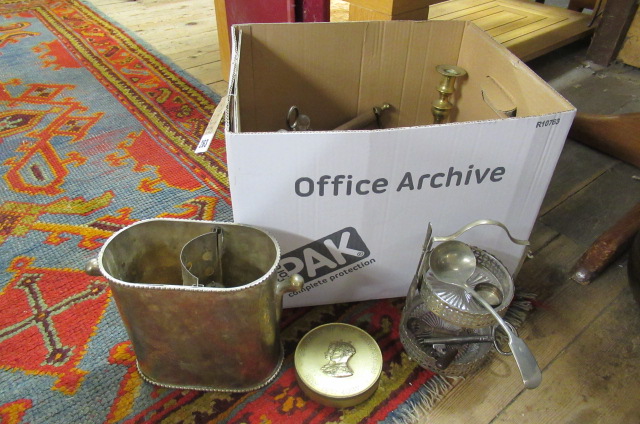 BOX OF METALWARE Image