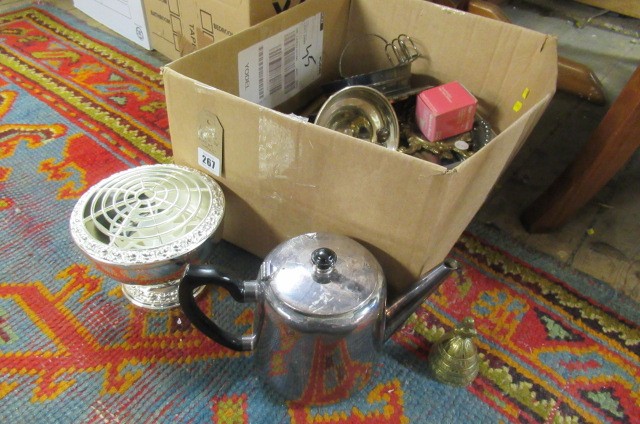 BOX OF METALWARE Image