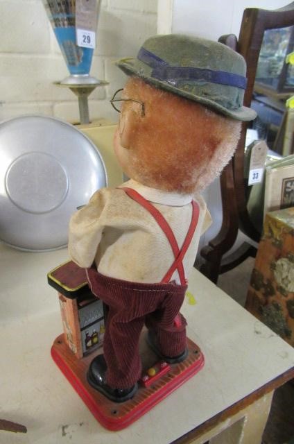 CHARLIE WEAVER BAR TENDER Image