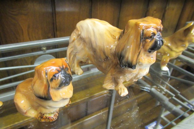 THREE ROYAL DOULTON PEKINGESE DOGS AND TWO OTHERS Image