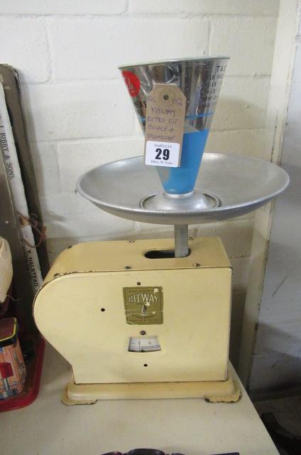 KITWAY RETRO KITCHEN SCALES AND MEASURE Image