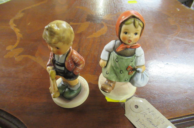 TWO GOEBEL FIGURES Image