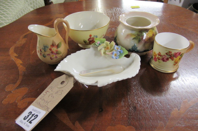 FIVE PIECES OF ROYAL WORCESTER Image
