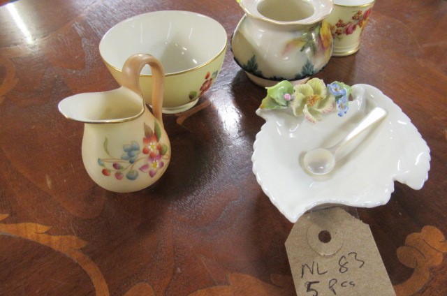 FIVE PIECES OF ROYAL WORCESTER Image