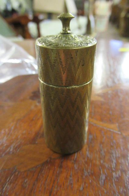 VICTORIAN BRASS GO TO BED VESTA   Image