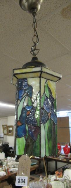 TIFFANY STYLE LIGHT FITTING Image