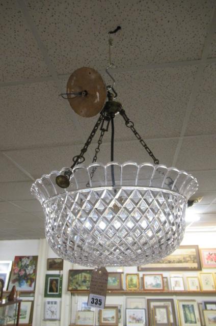 BRASS MOUNTED CEILING LIGHT FITTING WITH HEAVY CUT GLASS SHADE Image
