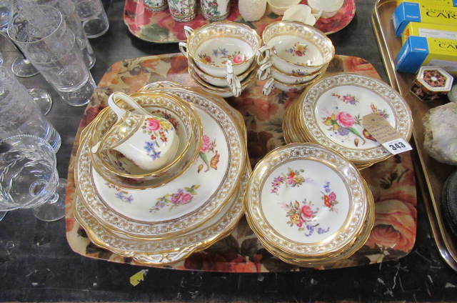 QUANTITY OF HAMMERSLEY FLORAL AND GILT CHINA DINNERWARE Image