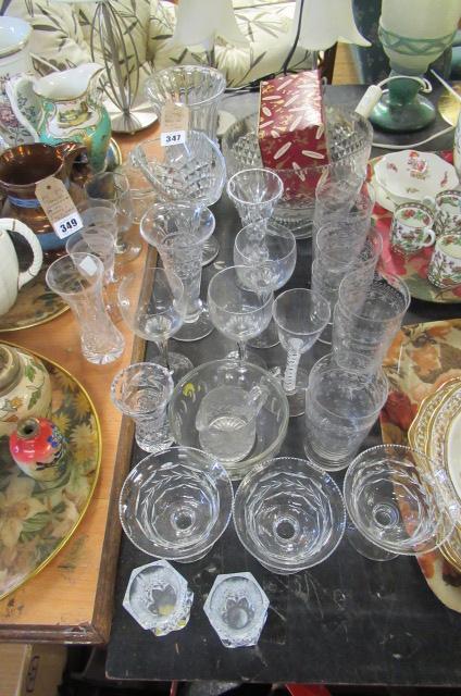 QUANTITY OF GLASS Image