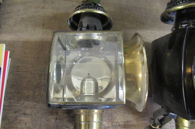 PAIR OF COACH LAMPS Image