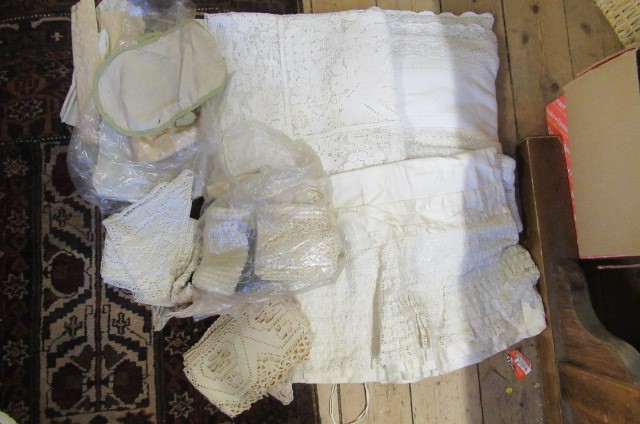 BOX OF LINEN Image