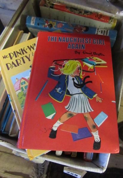 BOX OF CHILDRENS BOOKS Image
