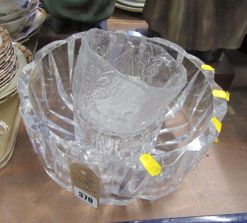 GLASS BOWL AND CONTENTS Image