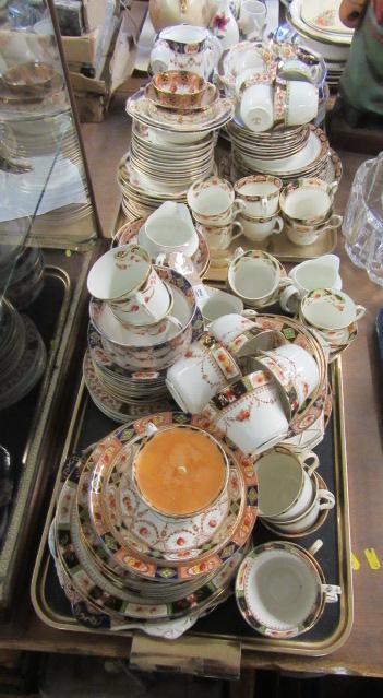 TWO TRAYS OF MIXED MEAKIN DINNERWARE ETC Image