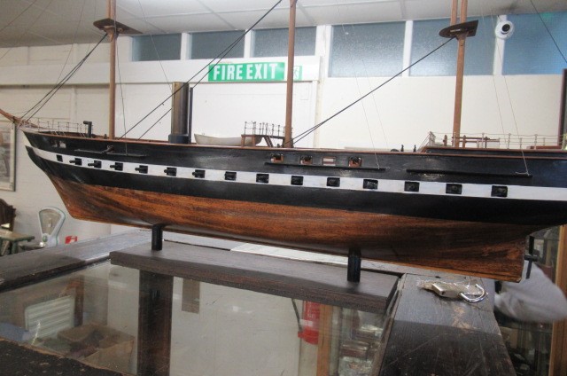 MODEL GALLEON Image