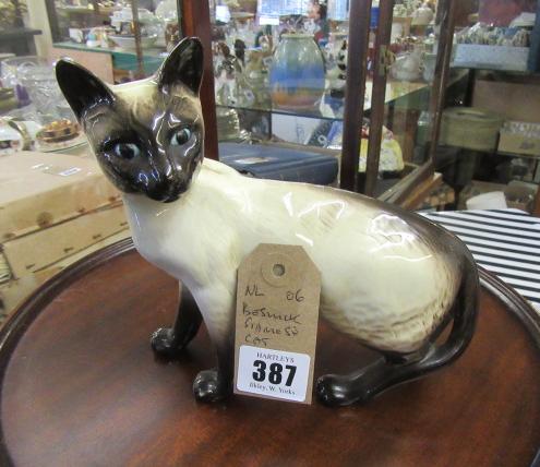 BESWICK SIAMESE CAT Image