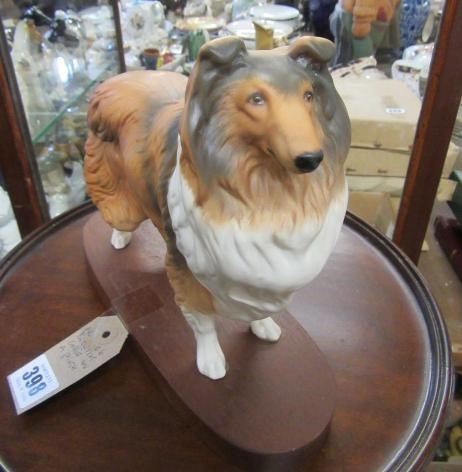 BESWICK COLLIE  ON PLINTH Image