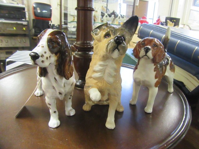 BESWICK BEAGLE   ROYAL DOULTON SPANIEL AND ANOTHER Image