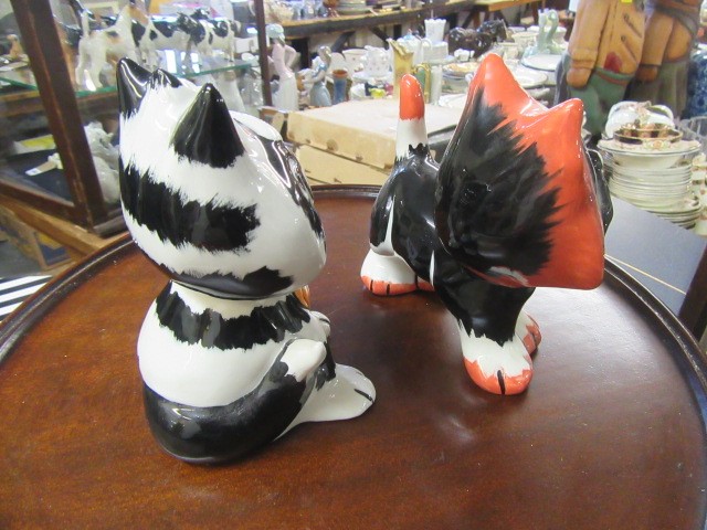 TWO LORNA BAILEY CATS Image
