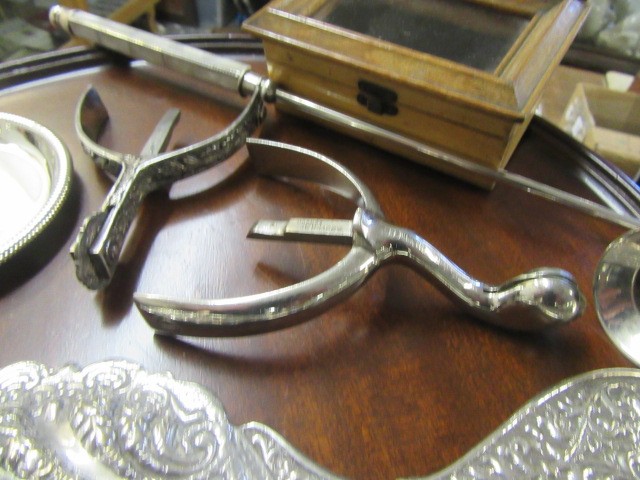 BOX OF COLLECTABLES INCLUDING SPURS  HANDMIRROR ETC Image