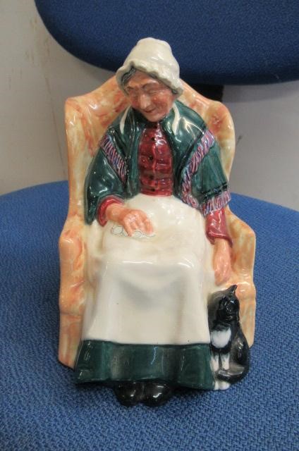 ROYAL DOULTON HN1974 40 WINKS FIGURE Image