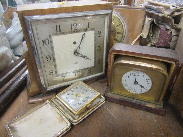 THREE MANTEL CLOCKS AND TWO OTHERS Image
