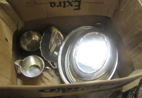 SMALL BOX OF METALWARE Image
