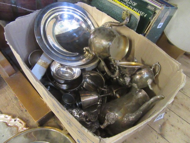 BOX OF METALWARE Image