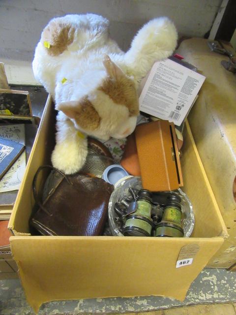 BOX OF MISCELLANEOUS ITEMS INCLUDING SOFT TOY Image