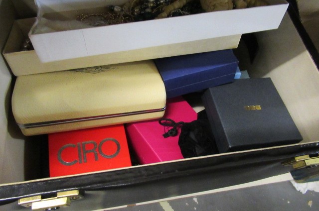 BOX OF COSTUME JEWELLERY Image